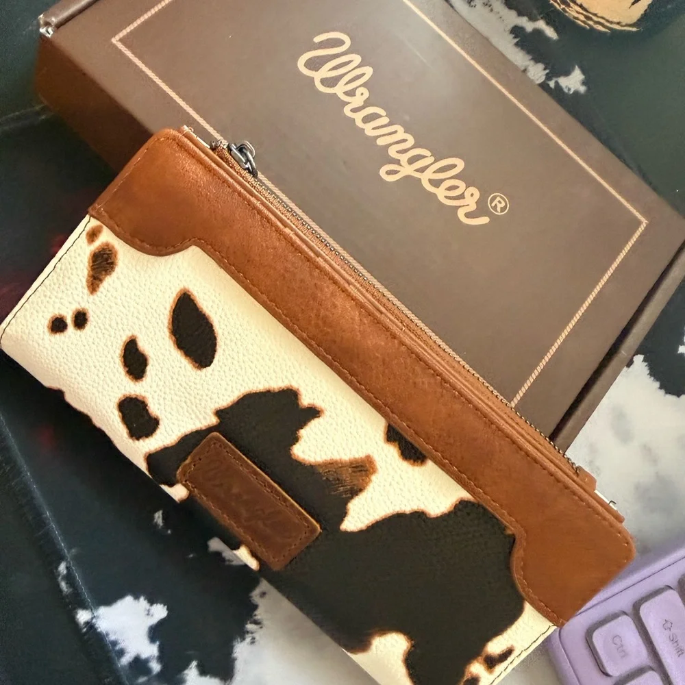 Wrangler Cowhide Print Wallet - Picture 2 of 8